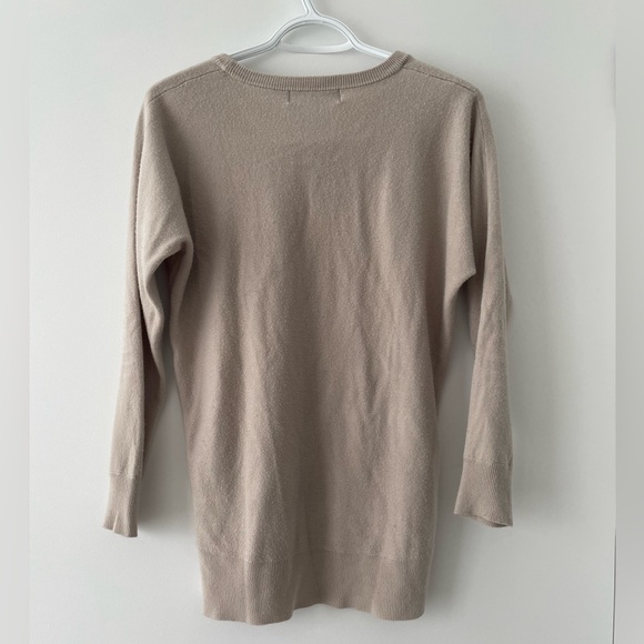Forever 21 Beige Longsleeve Sweater - size S - Picture 2 of 2